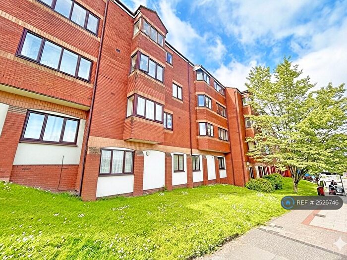 1 Bedroom Flat To Rent In Barrington Court, Bristol, BS4