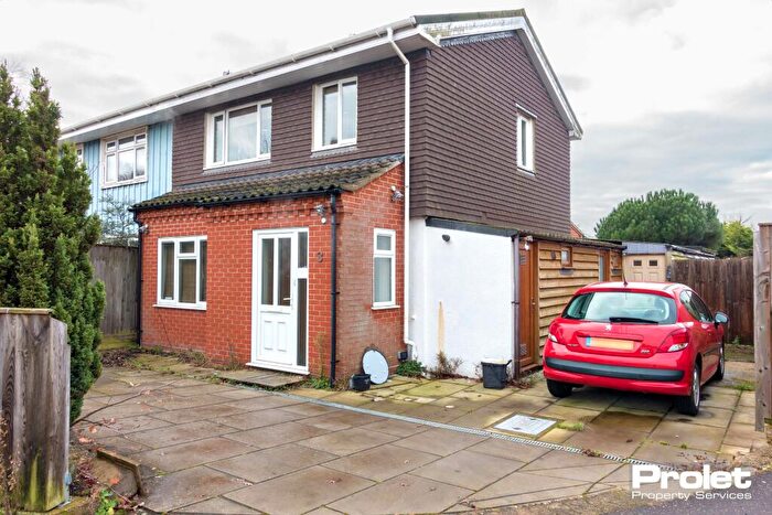 4 Bedroom Semi Detached House To Rent In Shepherds Close, Norwich, NR5