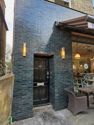 Flat To Rent In Church Road, Hendon, London, NW4