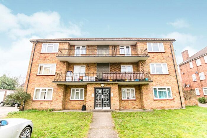 2 Bedroom Flat To Rent In Courts Road, Earley, Reading, RG6