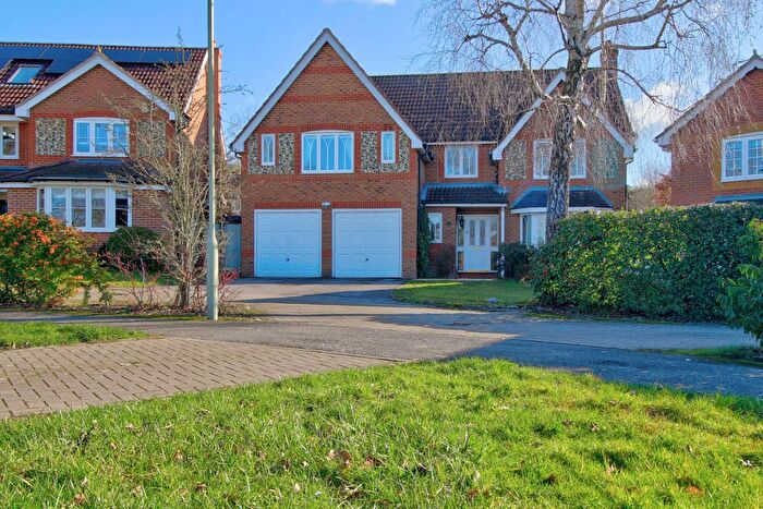 5 Bedroom Detached House For Sale In Twycross Road, Wokingham, RG40