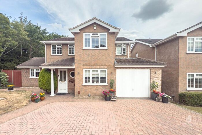 4 Bedroom Detached House For Sale In Minchin Green, Binfield, Berkshire, RG42