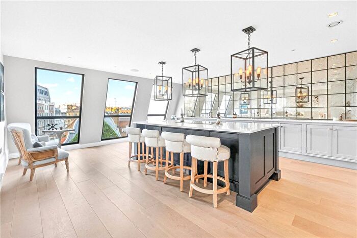 3 Bedroom Flat For Sale In Tavistock Street, London, WC2E