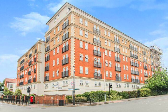 2 Bedroom Flat To Rent In Kings Lodge, Pembroke Road, Ruislip, HA4