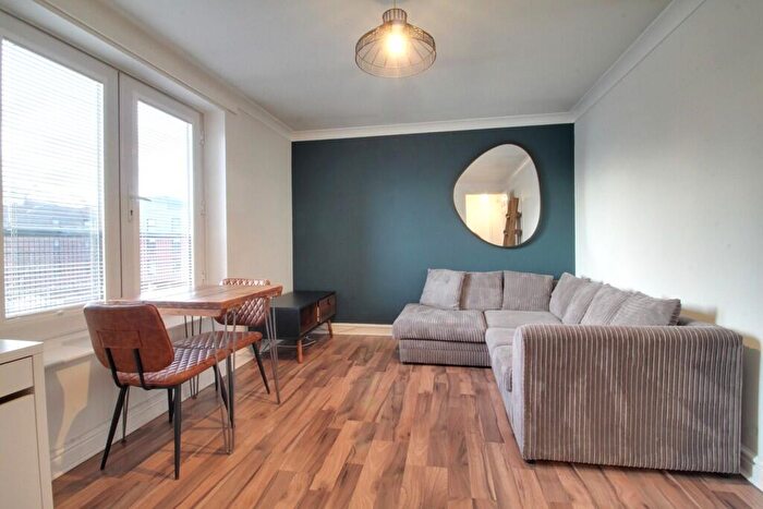 2 Bedroom Apartment To Rent In Sterling Court, Newhall Hill, Jewellery Quarter, Birmingham City Centre, B1