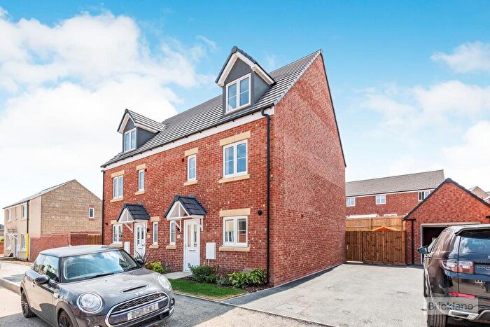 4 Bedroom House To Rent In Garland Road, Weldon, Corby, NN17