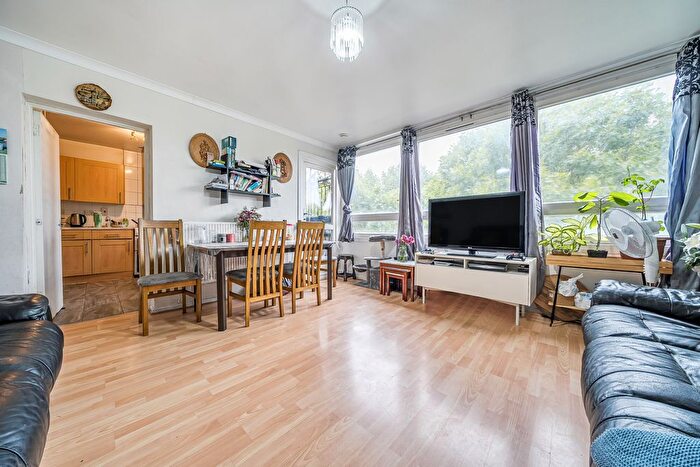 3 Bedroom Flat For Sale In John Ruskin Street, London, SE5