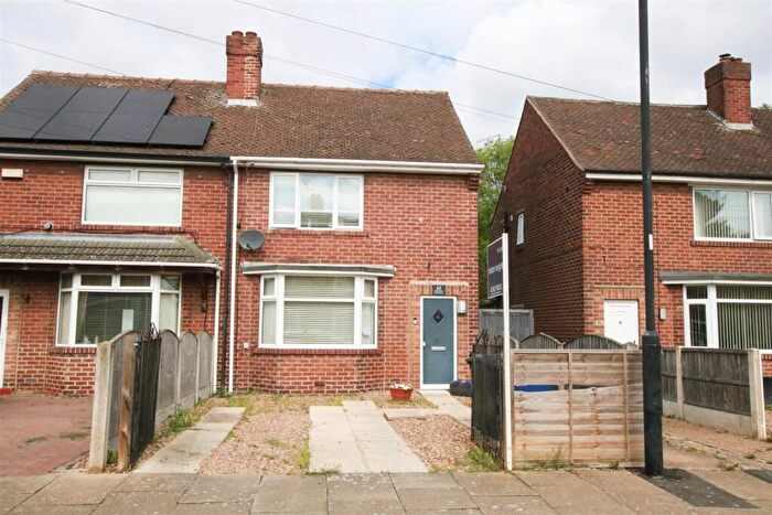 2 Bedroom Semi-Detached House For Sale In Aintree Avenue, Cantley, Doncaster, DN4
