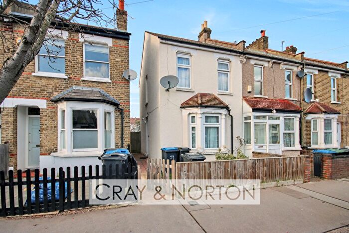 3 Bedroom End Terrace House For Sale In Rymer Road, Addiscombe, CR0
