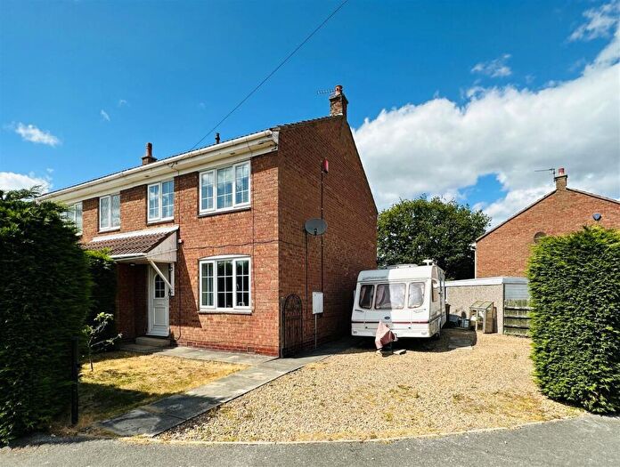 3 Bedroom Semi-Detached House For Sale In Marsh Lane Gardens, Kellington, Goole, DN14