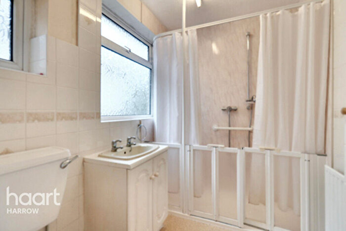 2 Bedroom Bungalow For Sale In Hill Lane, Ruislip, HA4