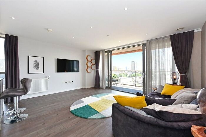 2 Bedroom Flat For Sale In East Ferry Road, London, E14