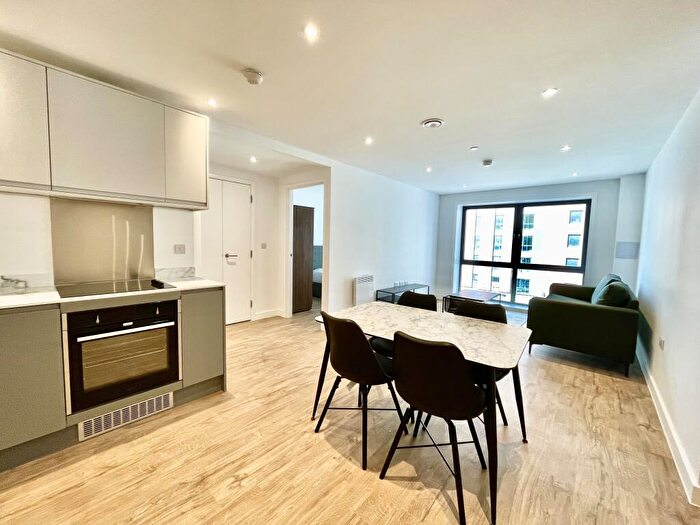 2 Bedroom Apartment To Rent In Phoenix, Saxton Lane, Leeds, LS9