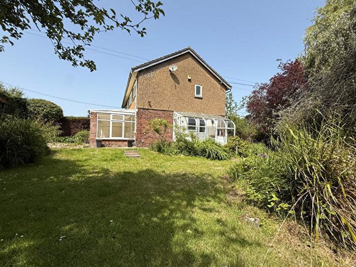 3 Bedroom Semi-Detached House To Rent In Gravel Lane, Chigwell, IG7