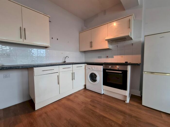 1 Bedroom Flat To Rent In South Street, Romford, RM1