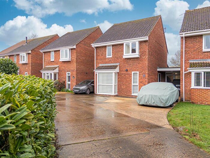 3 Bedroom Detached House For Sale In Bader Park, Bowerhill, Melksham, SN12