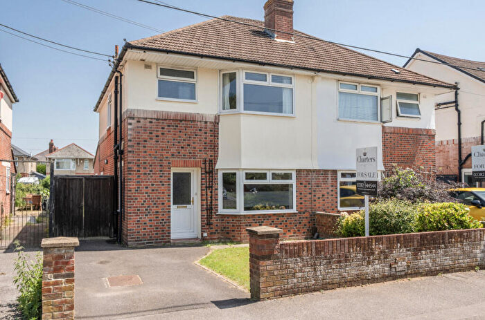 3 Bedroom Semi-Detached House For Sale In Elmes Drive, Regents Park, Southampton, Hampshire, SO15