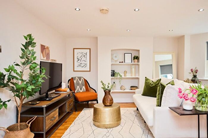 1 Bedroom Flat To Rent In Lower Clapton, E5