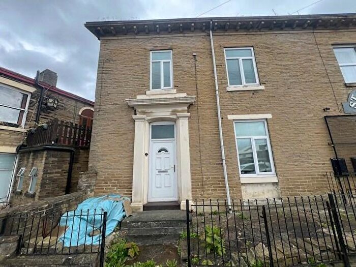 3 Bedroom Property To Rent In Gooder Lane, Brighouse, HD6