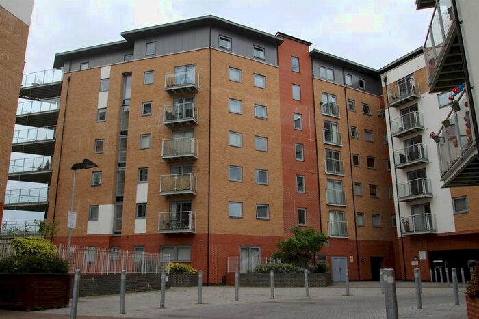 2 Bedroom Flat To Rent In Sail House, Ship Wharf, Colchester, CO2