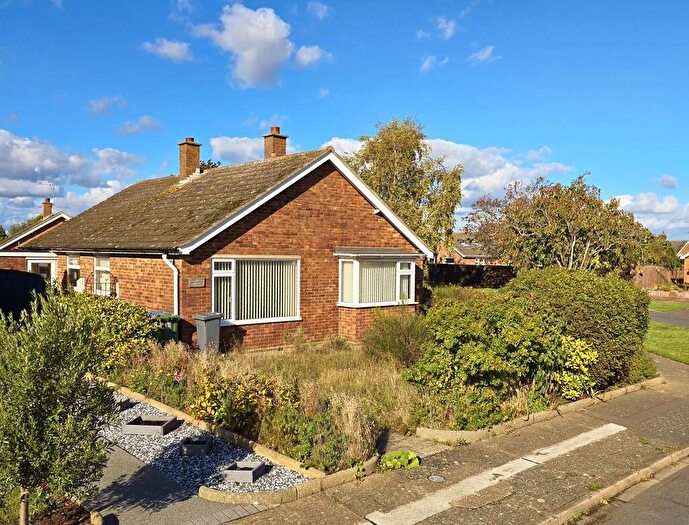 2 Bedroom Detached Bungalow For Sale In Upperfield Drive, Felixstowe, IP11