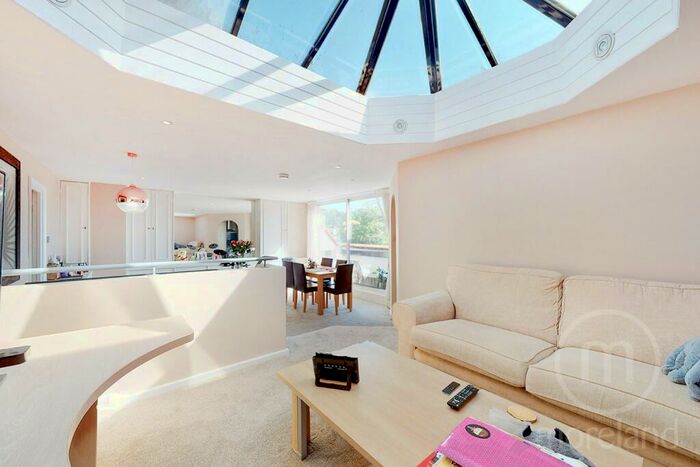 3 Bedroom Apartment To Rent In Britten Close, Golders Green, London, NW11