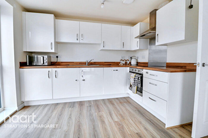 2 Bedroom Apartment For Sale In Smiths Lane, Swindon, SN3