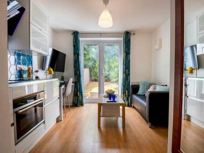 1 Bedroom House To Rent In Woodland Way, Canterbury, CT2