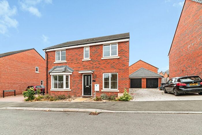 4 Bedroom Detached House To Rent In Nightjar Street, Shaw, Newbury, RG14