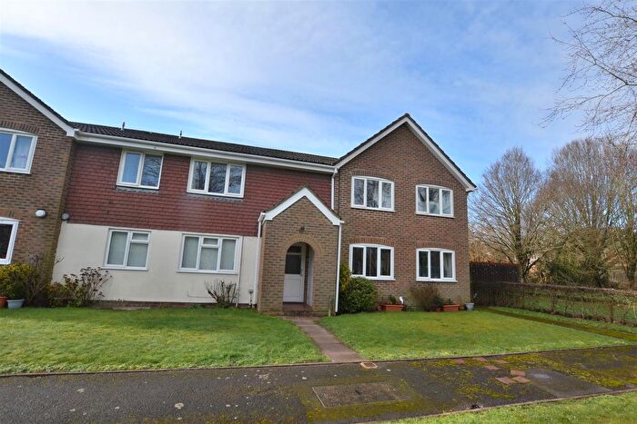 1 Bedroom Flat For Sale In Swan Way, Church Crookham, Fleet, GU51