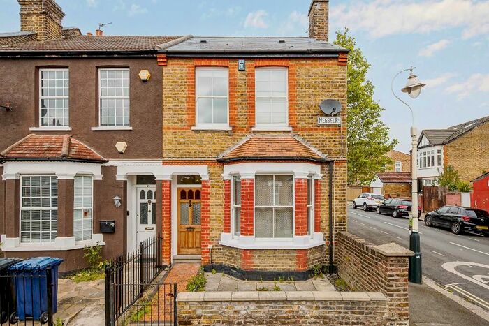 2 Bedroom End Of Terrace House To Rent In Hessel Road, Ealing, London, W13