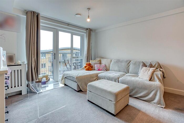 2 Bedroom Apartment For Sale In Silver Street, Reading, Berkshire, RG1