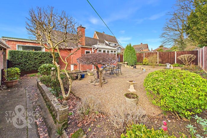 2 Bedroom Detached Bungalow For Sale In Chancel Close, Brundall, Norwich, NR13