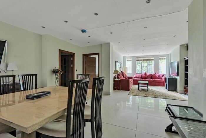 3 Bedroom Flat To Rent In Albion Street, London, W2