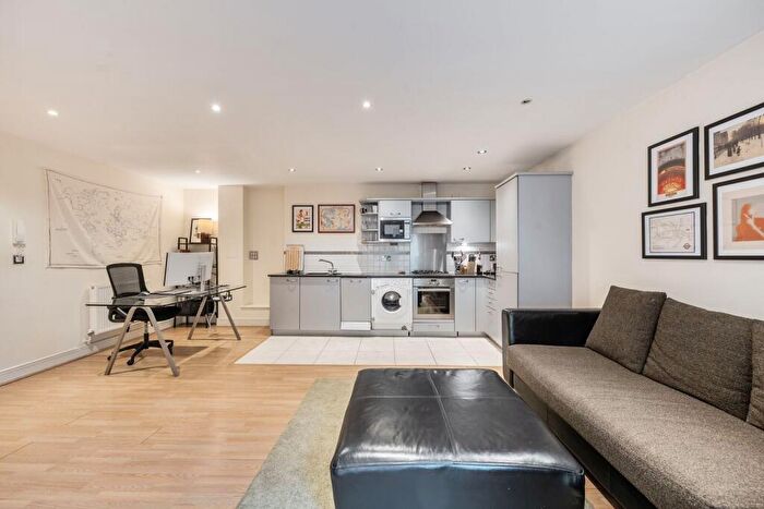 1 Bedroom Flat For Sale In Goswell Road, Clerkenwell, London, EC1V
