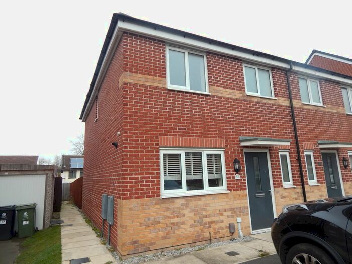 3 Bedroom Semi-Detached House To Rent In Rowan Tree Road, Oldham, OL8