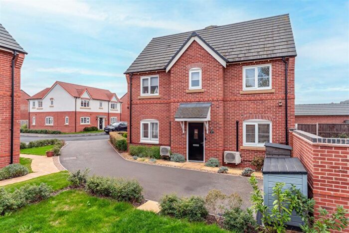 3 Bedroom Semi-Detached House For Sale In Huffer Road, Kegworth, DE74