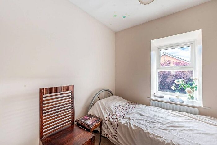 4 Bedroom Detached House For Sale In Glendevon Close, Edgware, HA8