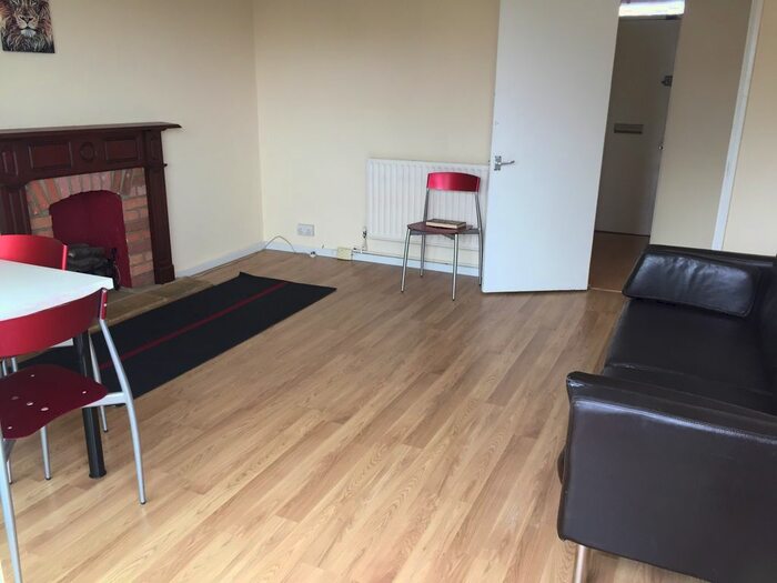 3 Bedroom Flat To Rent In High Road Leyton, Leyton, London, E10