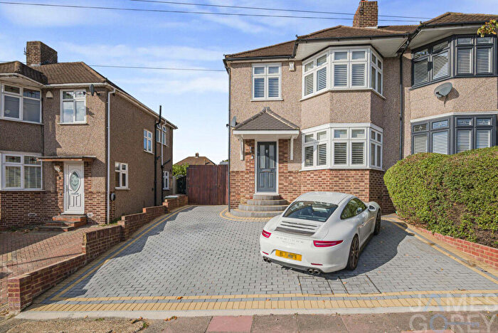 3 Bedroom Semi Detached House For Sale In Kimberley Drive, Sidcup, DA14