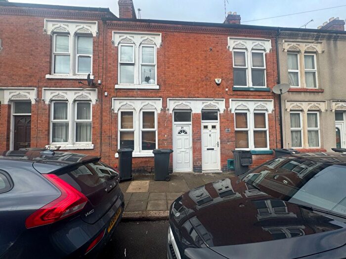 2 Bedroom End Of Terrace House To Rent In Lord Byron Street Leicester, LE2