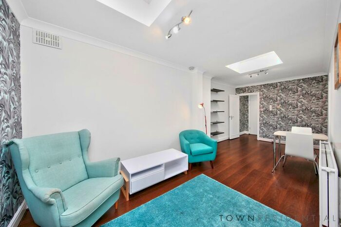 1 Bedroom Apartment To Rent In Camden Road, London, NW1