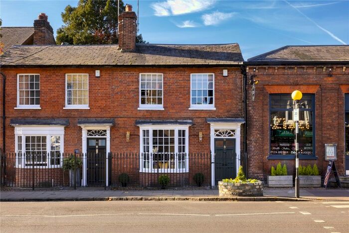 2 Bedroom Terraced House To Rent In High Street, Marlow, Buckinghamshire SL7