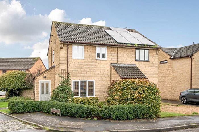 2 Bedroom Semi-detached House For Sale In Thorney Leys, Witney, OX28