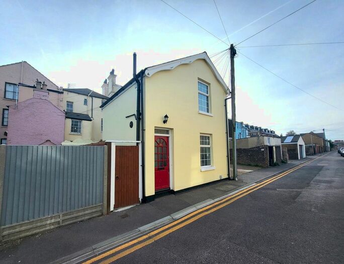 2 Bedroom Detached House To Rent In York Road, Walmer, Deal, CT14
