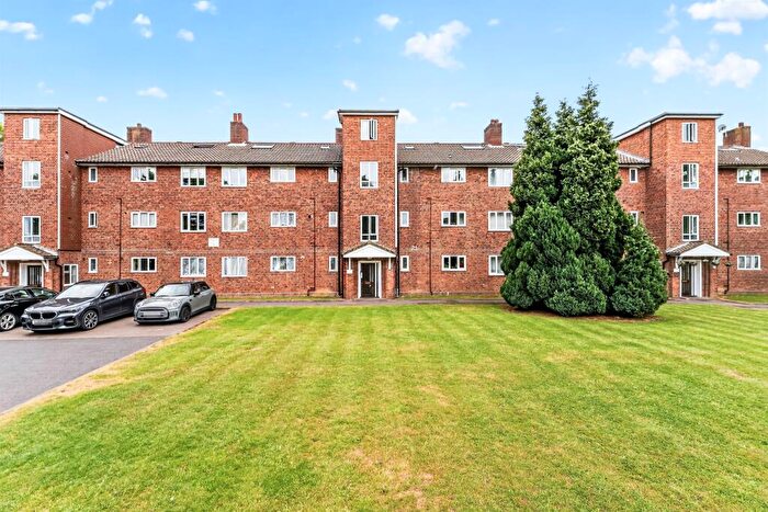 3 Bedroom Flat For Sale In Lilleshall Road, Morden, SM4