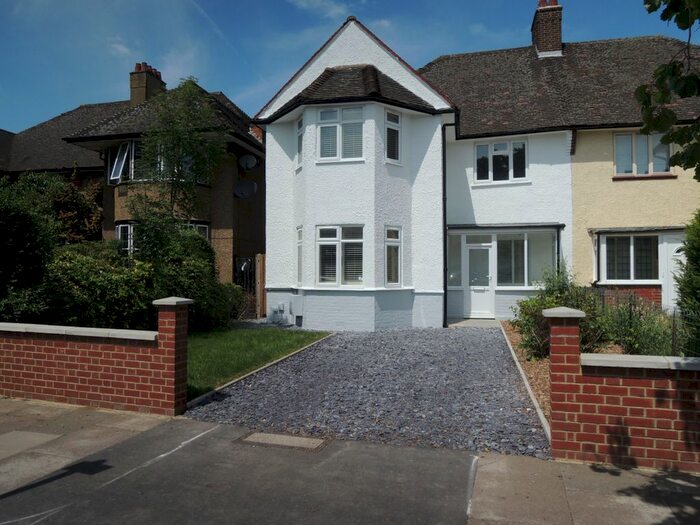 5 Bedroom Semi-Detached House To Rent In Lynton Road, West Acton, London, W3