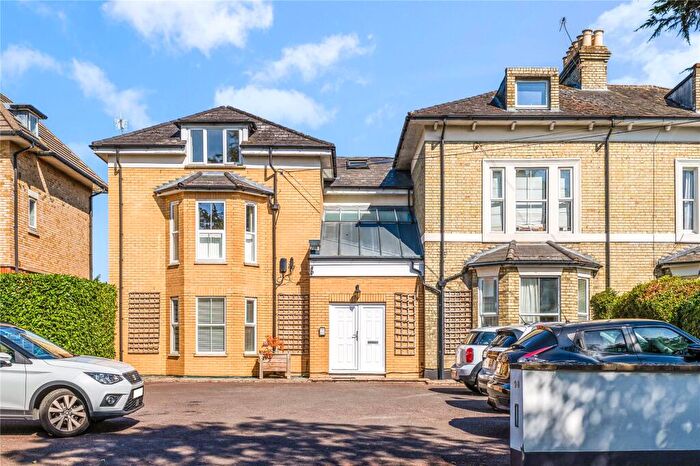 2 Bedroom Flat To Rent In Thames Street, Weybridge, Surrey, KT13