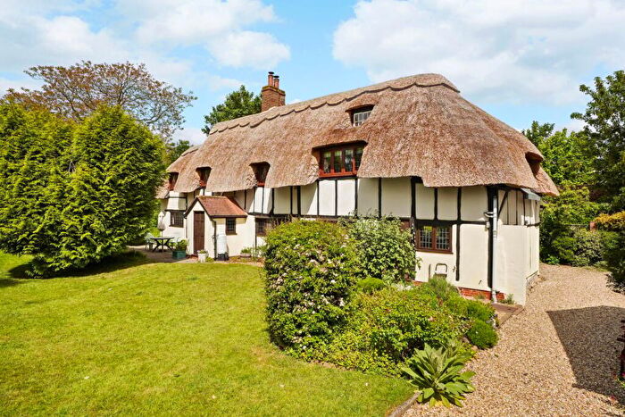 4 Bedroom Cottage For Sale In Church Walk, Bletchley, Milton Keynes, MK3