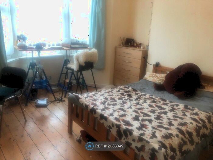 5 Bedroom Terraced House To Rent In Straithnairn Street, Cardiff, CF24